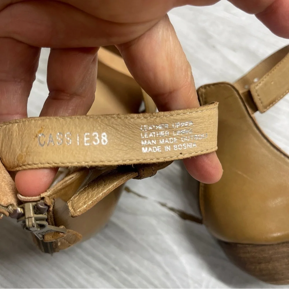 Miz Mooz Cassie Brown Tan Leather Strappy Buckle Sandal Women’s size EU 38